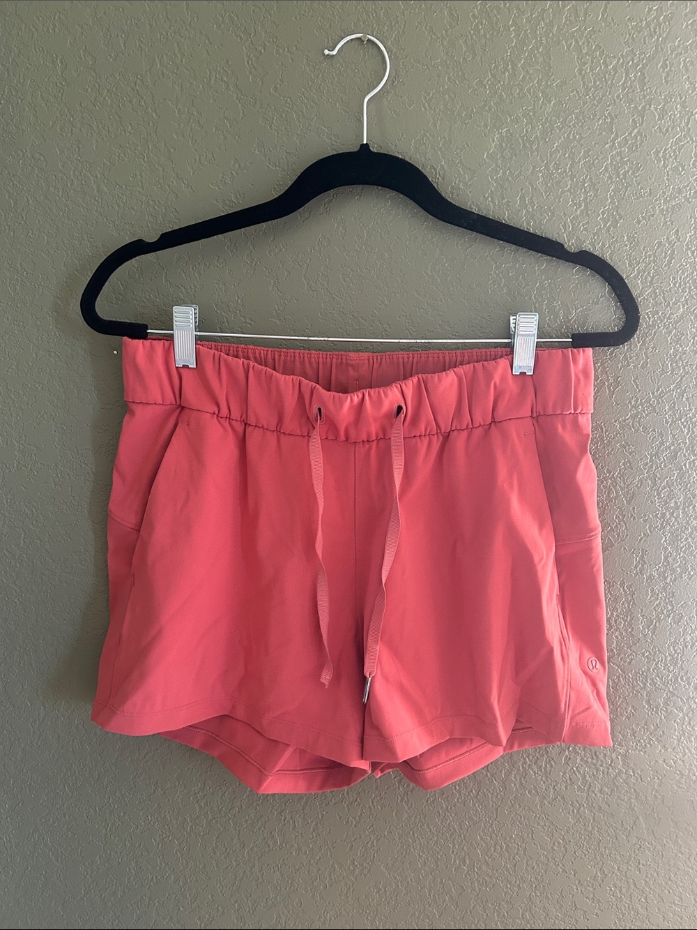 🍋lululemon athletica Coral Drawstring On The Fly Shorts